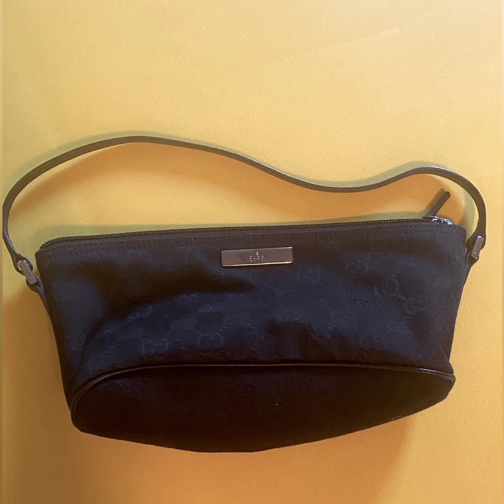 Black Gucci Nylon Boat poachette bag